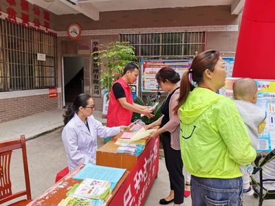 武宁县开展第33个世界无烟日宣传活动